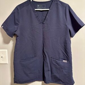 FIGS Casma 3 pocket scrub top